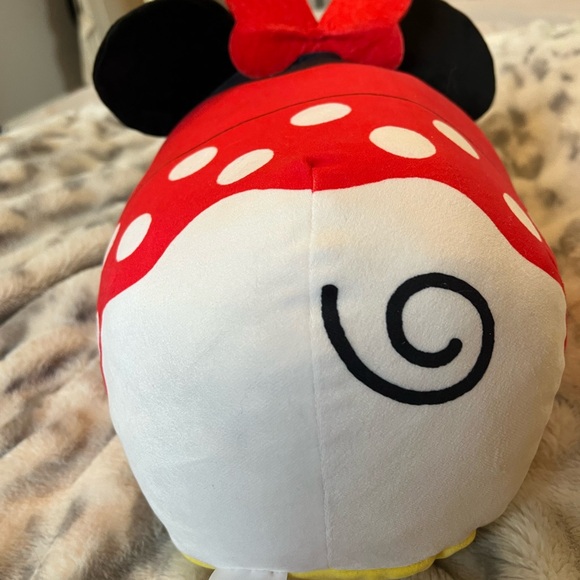 Minnie Mouse Tsum Tsum - Picture 3 of 3
